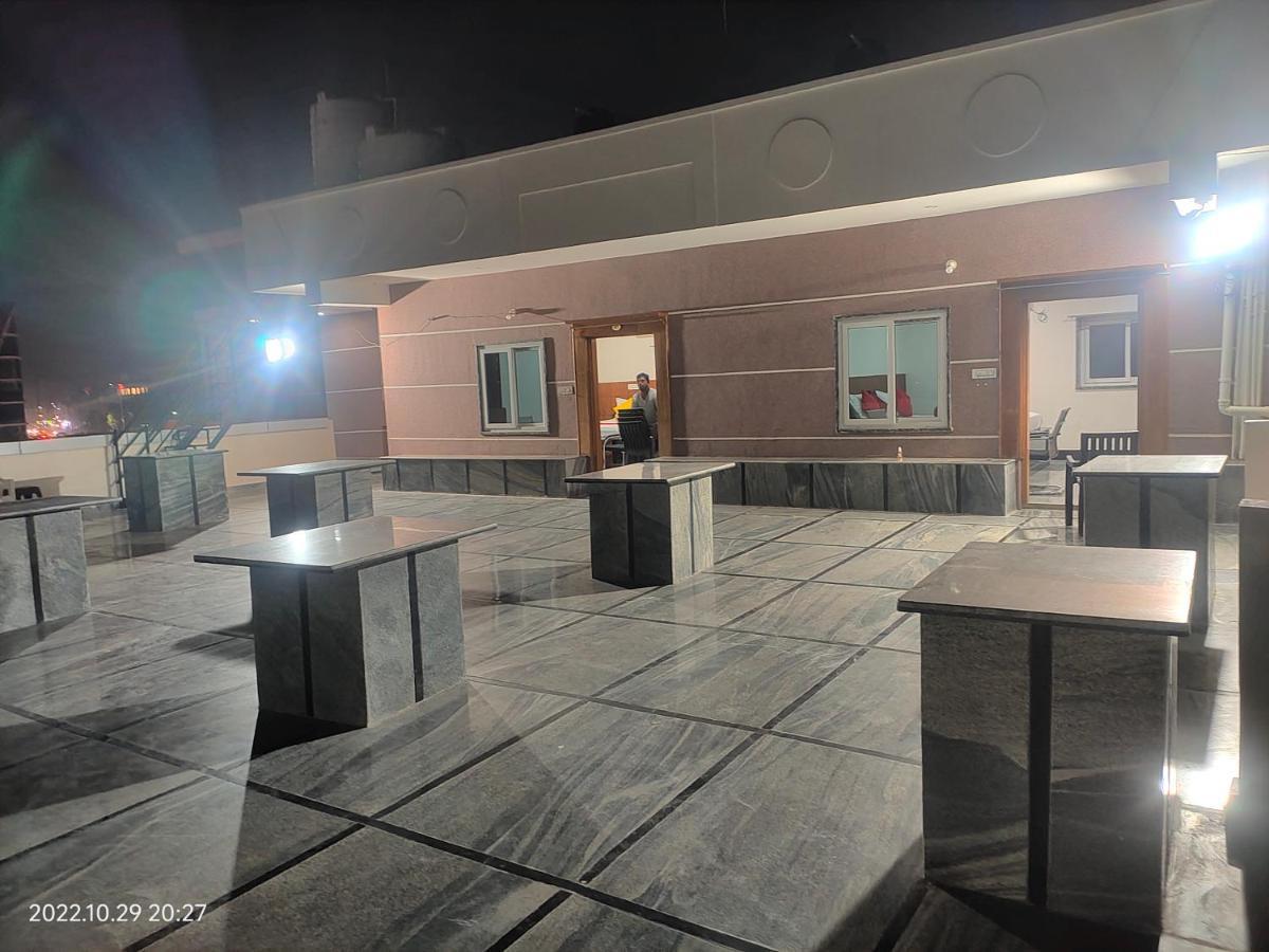 Hotel New Maruthi Inn, Lb Nagar Haidarábád Kültér fotó